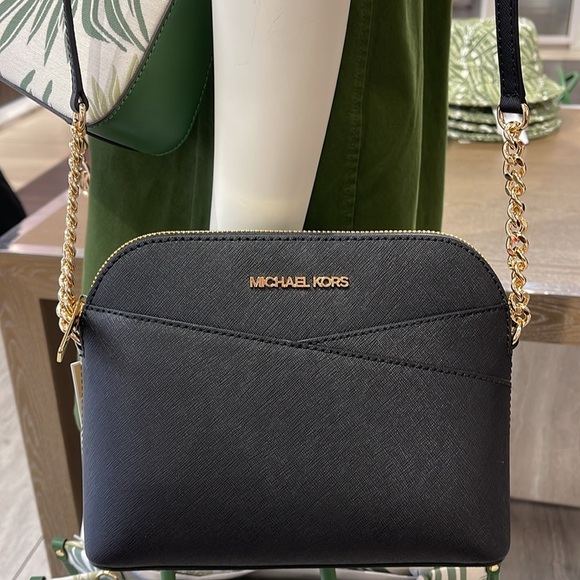 MICHAEL KORS
Jet Set Travel Medium Dome Crossbody Bag XCROSS XBODY
Black
NWT - Picture 4 of 16